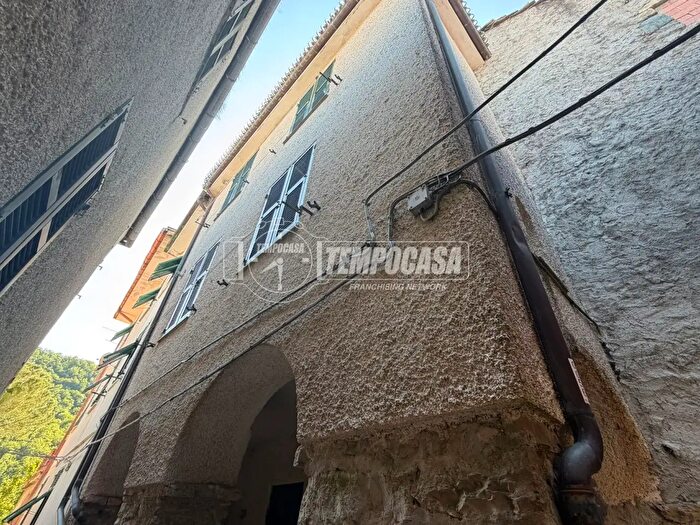 Casa con 5 locali in vendita in Via alle Cottarze Missano, Castiglione Chiavarese