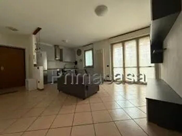 Appartamento bilocale in affitto in Novembre, Ronco Briantino