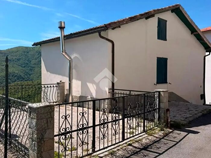 Casa quadrilocale in vendita in Via Giovanni XXIII, Borgomaro