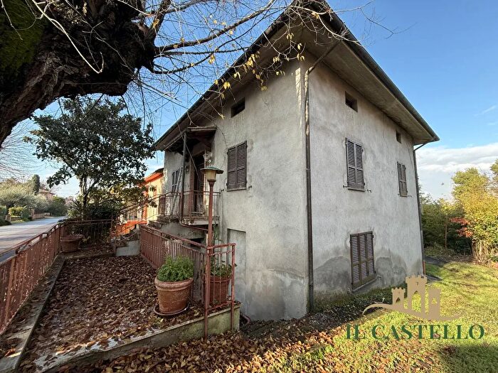 Casa con 5 locali in vendita in Via Partigiani, Castiglione Del Lago