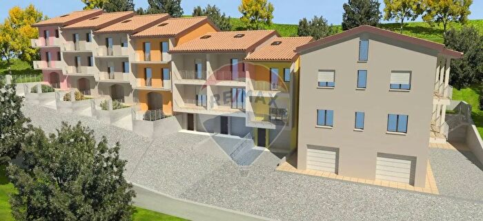 Appartamento con 5 locali in vendita in Via Circonvallazione, Castelleone Di Suasa