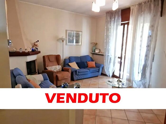 Appartamento trilocale in vendita in Via Mascagni, Senago
