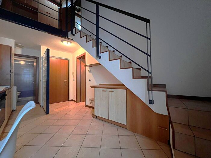 Appartamento trilocale in affitto in Contrà del Pozzetto, Centro Storico, Vicenza