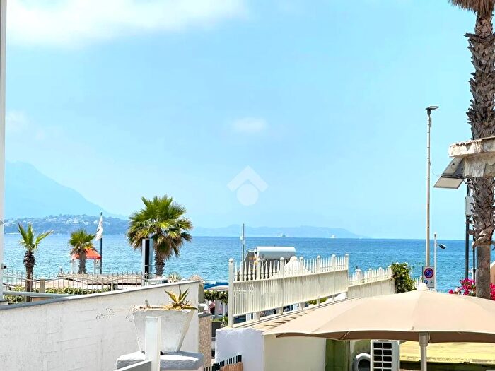 Casa con 8 locali in vendita in Via Dragonara, Bacoli