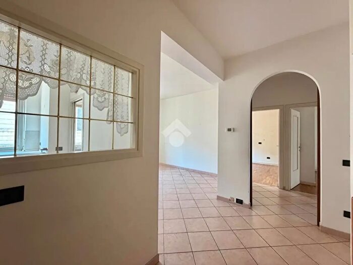 Appartamento quadrilocale in affitto in Via Angelo Scarsellini, Verona