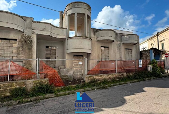 Casa in vendita in Via Osanna Aradeo Le Italia, Aradeo