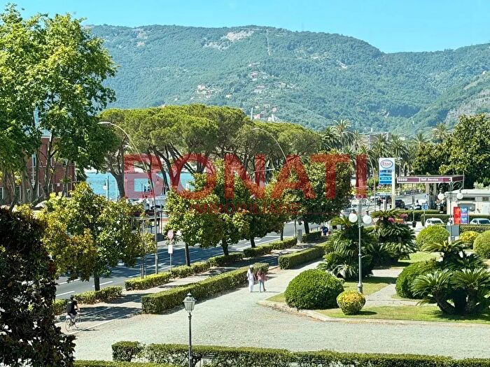 Appartamento con 8 locali in vendita in La Spezia