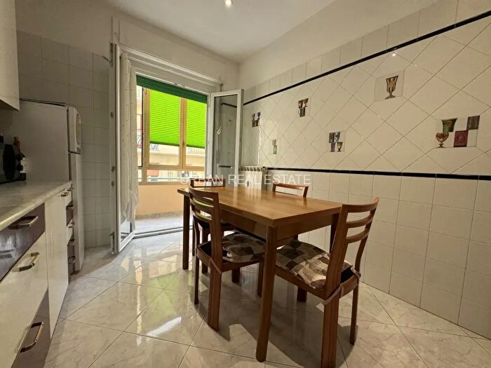 Appartamento trilocale in vendita in Via Marco Polo, Trieste