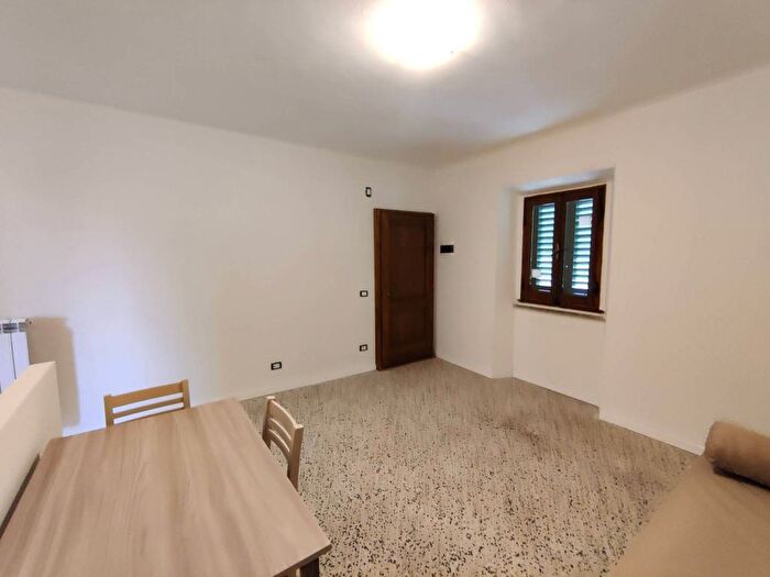 Appartamento bilocale in affitto in Via Leona, Levane, Montevarchi