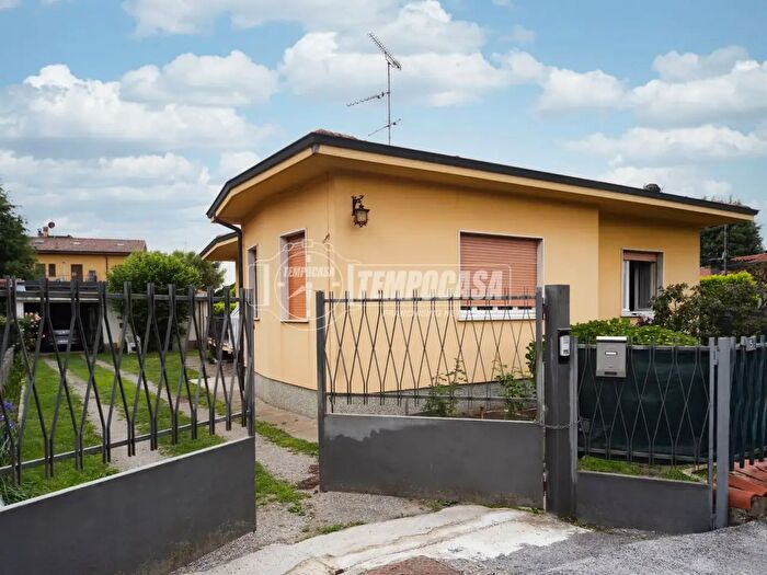 Case in Vendita e in Affitto - 2