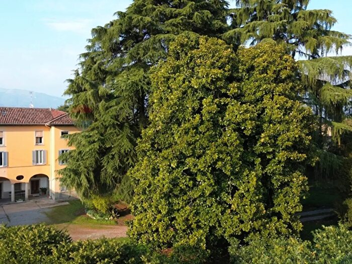 Appartamento trilocale in vendita in Via Medolago, Terno DIsola