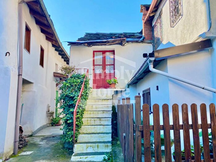 Casa bilocale in vendita in Località Vena, Cuorgne