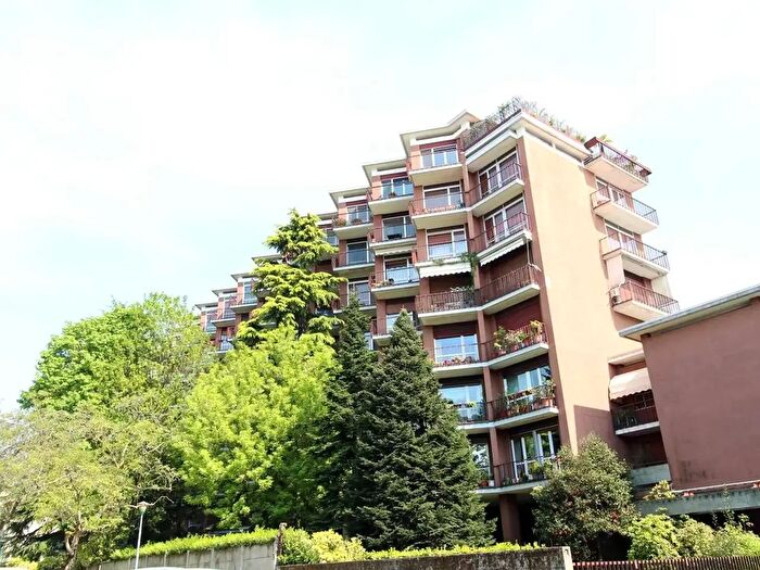 Appartamento trilocale in vendita in Via Sforzesca, Novara