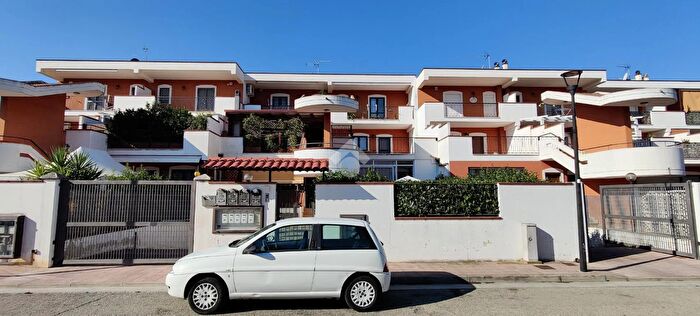 Casa quadrilocale in vendita in Via Pietro Mascagni, Margherita Di Savoia