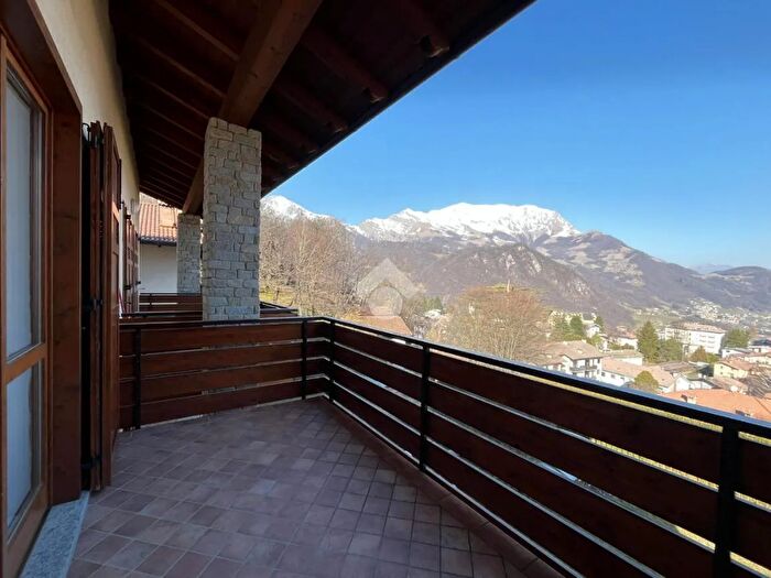 Appartamento quadrilocale in vendita in Via Forcellino, Cremeno