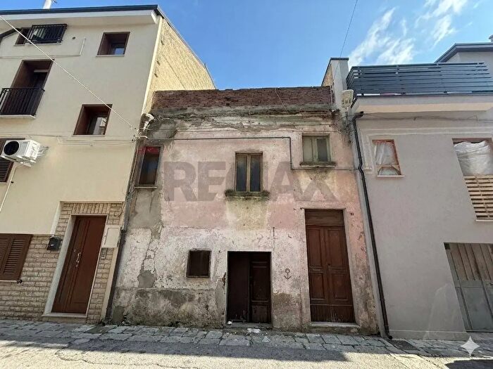 Casa trilocale in vendita in Via Filzi, Grassano