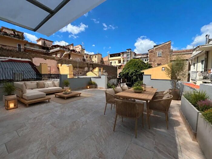 Appartamento trilocale in vendita in Via Galileo Galilei, Caserta