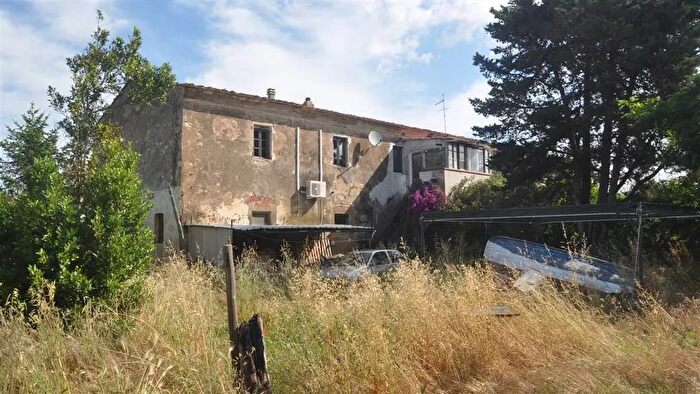 Casa con 16 locali in vendita in Rosignano Marittimo