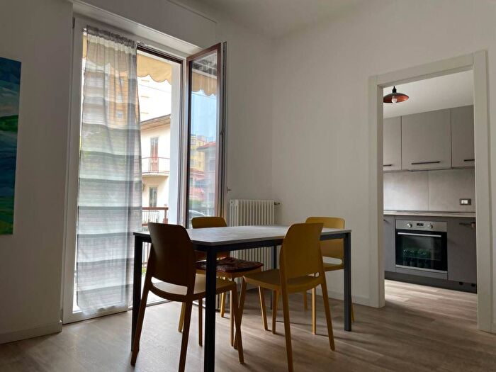 Appartamento quadrilocale in affitto in Via Bartolomeo Giuliari, Borgo Roma, Verona