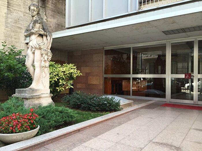 Appartamento monolocale in affitto in VIA MONTE LEONE, Monte Rosa Lotto, Milano