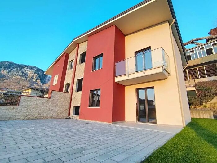 Casa quadrilocale in vendita in Via San Gaetano, Solofra