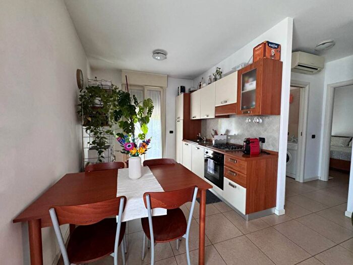 Appartamento trilocale in affitto in Via Stazione, Semicentro, Crema
