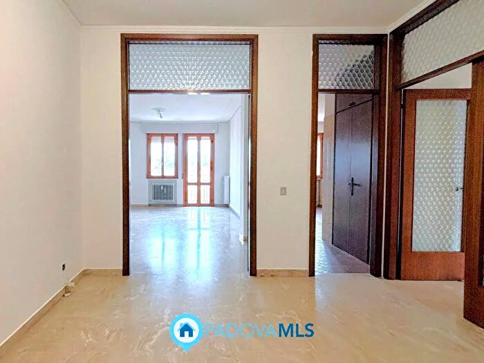 Appartamento quadrilocale in vendita in Via SantOsvaldo, Padova