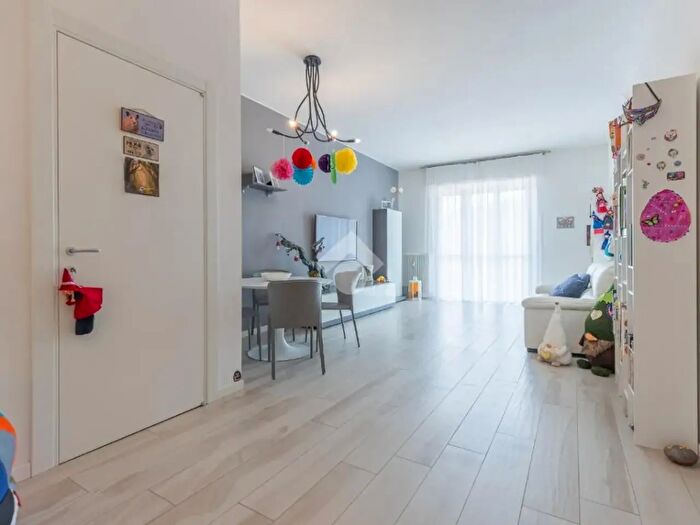 Appartamento trilocale in vendita in Via Gaetano Donizetti, Torre Boldone