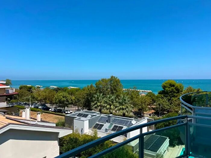 Appartamento con 5 locali in vendita in Viale Primo Vere, Pescara