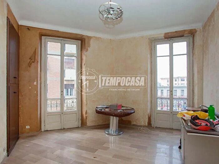 Appartamento bilocale in vendita in Via Messina, Milano