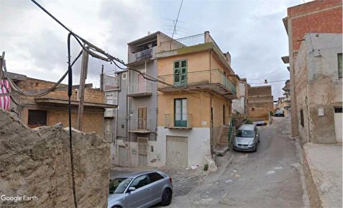 Appartamento quadrilocale in affitto in Via Palma Uliva, Favara