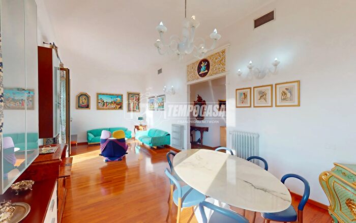 Appartamento con 5 locali in vendita in Via Cinque Torri, Osimo