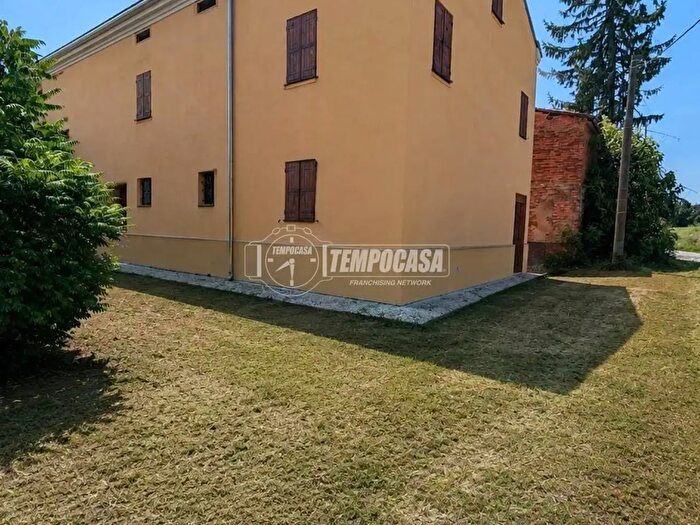 Appartamento con 5 locali in vendita in Novi Di Modena