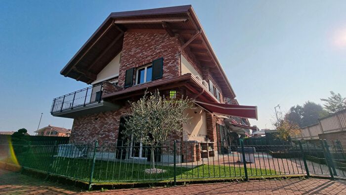 Casa con 7 locali in vendita in Via Valdellatorre, Alpignano