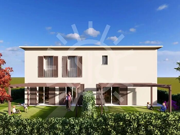 Casa quadrilocale in vendita in Via Podgora, Molinella