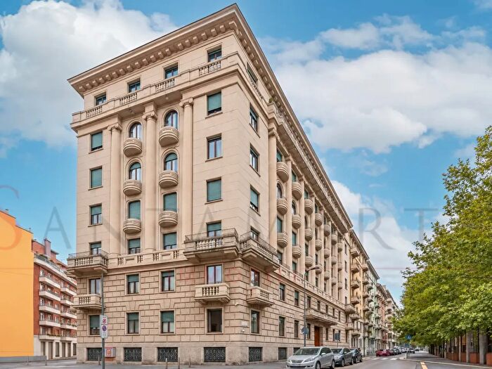 Appartamento trilocale in vendita in Viale Romagna, Milano