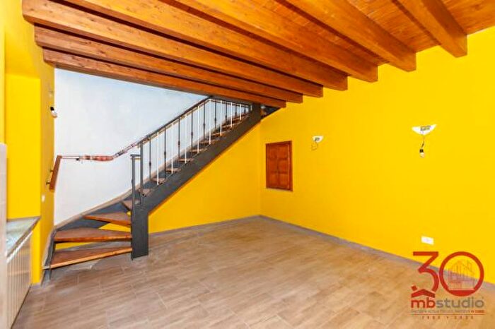 Appartamento trilocale in vendita in Locate Varesino