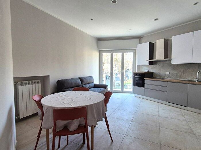 Appartamento bilocale in affitto in Viale Santuario, Centro, Valenza