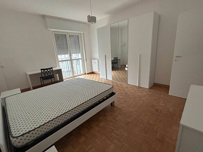 Appartamento quadrilocale in affitto in Via Andrea Maffei, Montenero, Milano