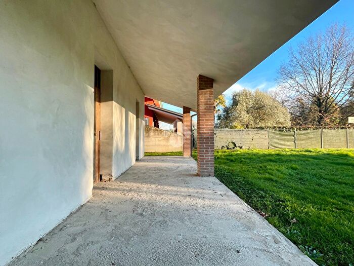 Case in Vendita e in Affitto - 3