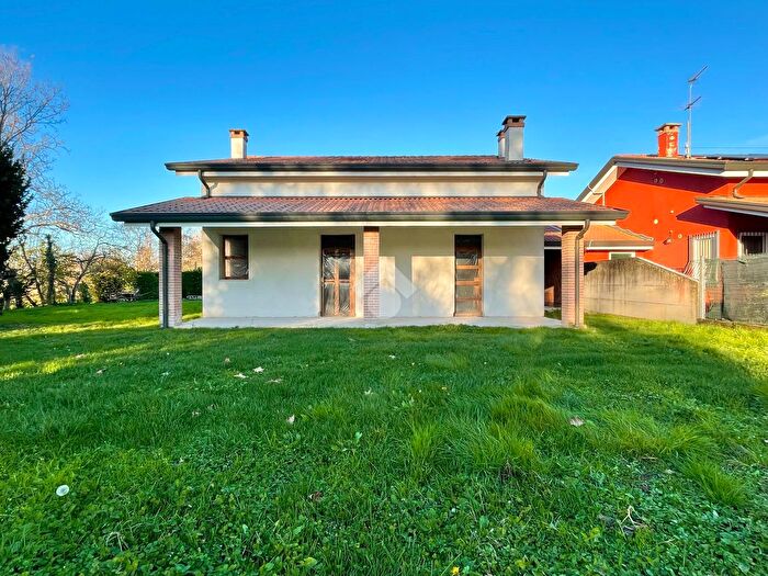 Casa quadrilocale in vendita in Via Trento, Rubano