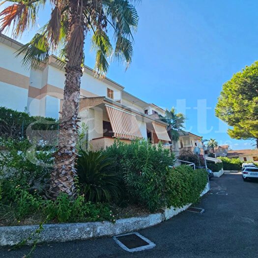 Appartamento trilocale in vendita in Strada Statale, Diamante