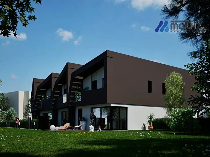 Casa con 9 locali in vendita in Via Vigonovese, Padova