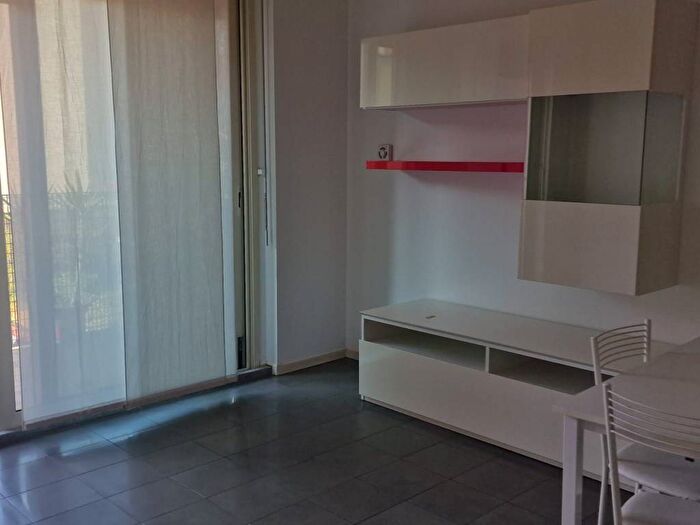 Appartamento bilocale in affitto in Via Luigi Federico Menabrea, Farini, Milano