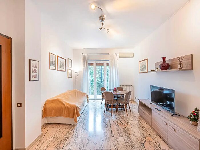 Appartamento bilocale in vendita in Via Leonardo da Vinci, Roma