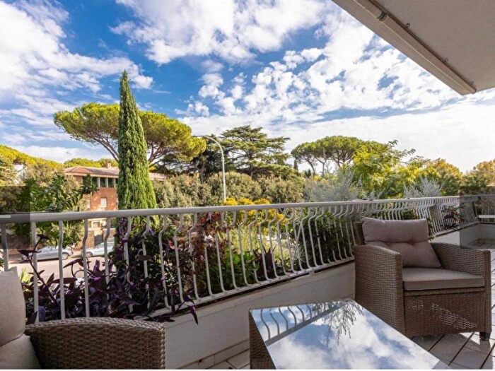 Appartamento con 5 locali in affitto in Via Odoardo Beccari, San Saba Caracalla, Roma