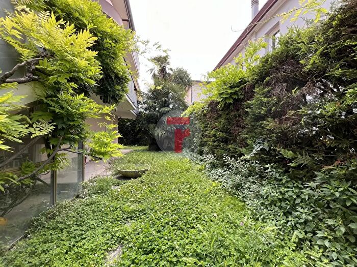 Casa con 5 locali in vendita in Via Pietro Longhi, Padova