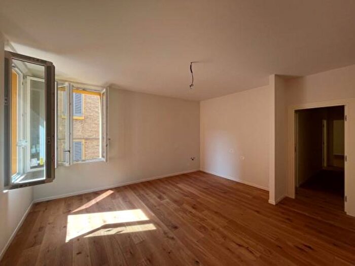 Appartamento quadrilocale in vendita in Via Taglio, Modena