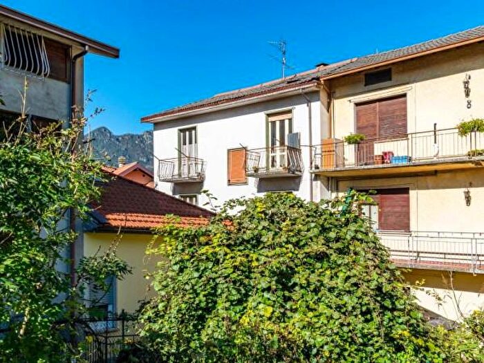 Casa con 5 locali in vendita in Via Capignoli, SantOmobono Terme