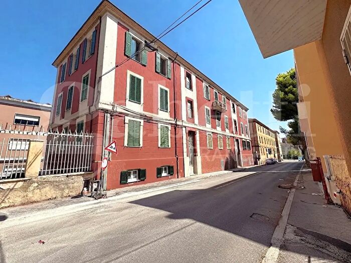 Appartamento quadrilocale in vendita in Via d'Aragona, Chieti